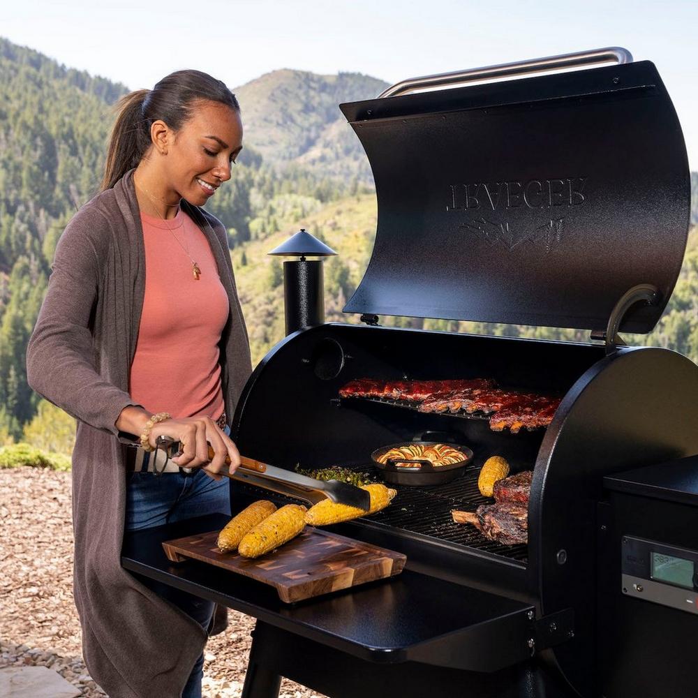 Pro_780_Grill_Series_Lifestyle